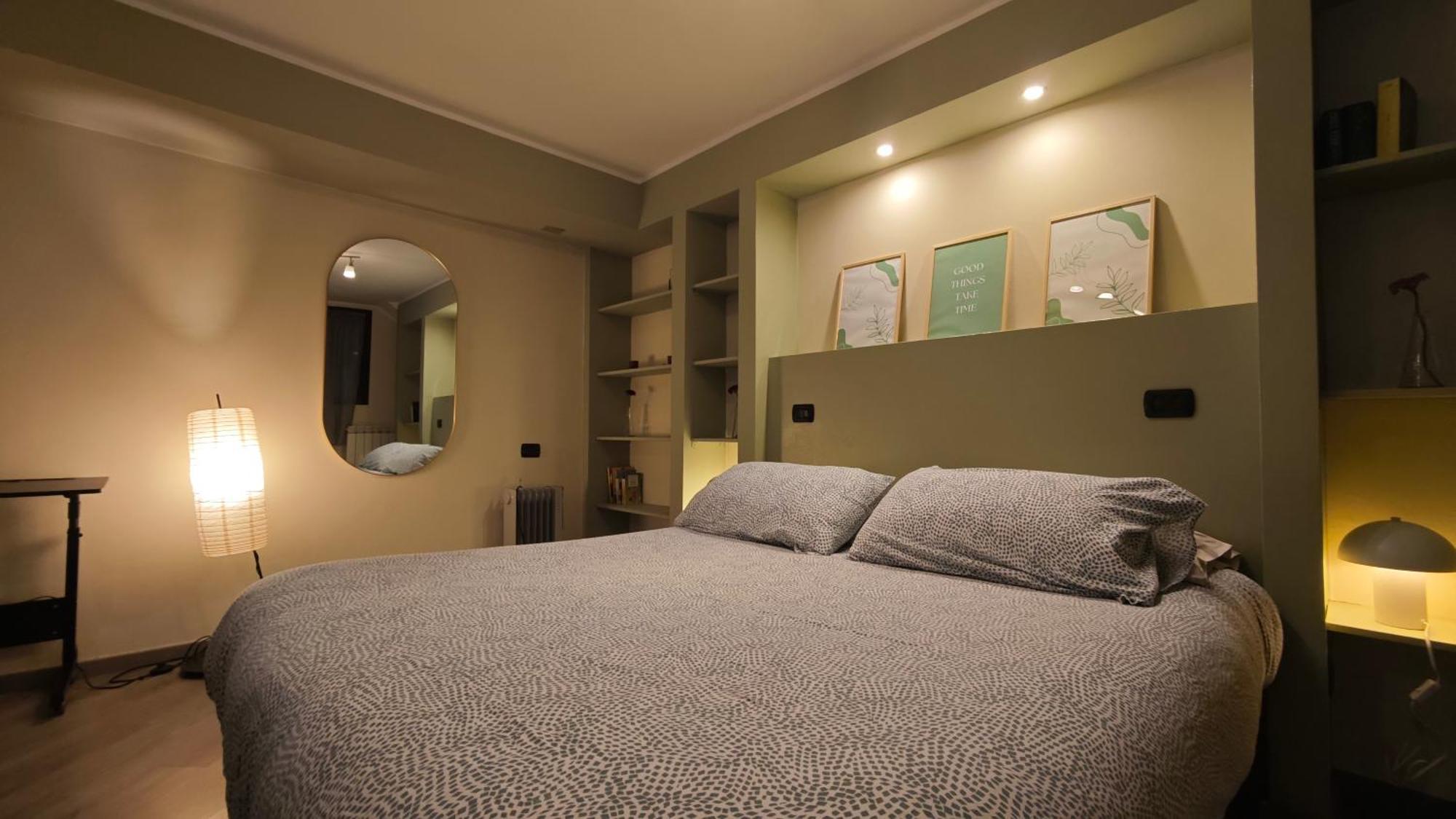 Appartamento Aleph With Private Parking, Next Train Station Como Exterior foto